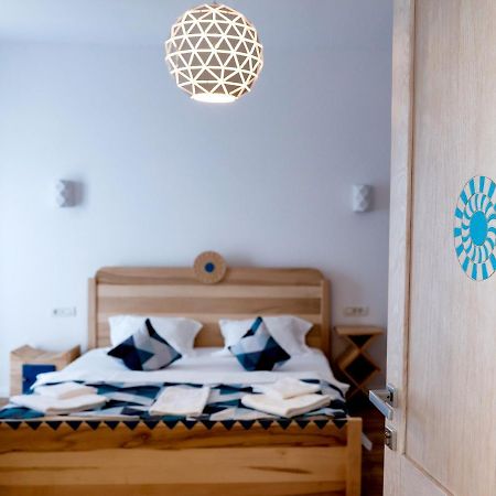 Conacul Olarilor Bed & Breakfast Baia de Fier Exterior photo