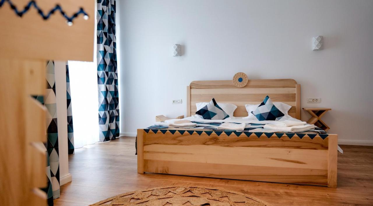 Conacul Olarilor Bed & Breakfast Baia de Fier Exterior photo
