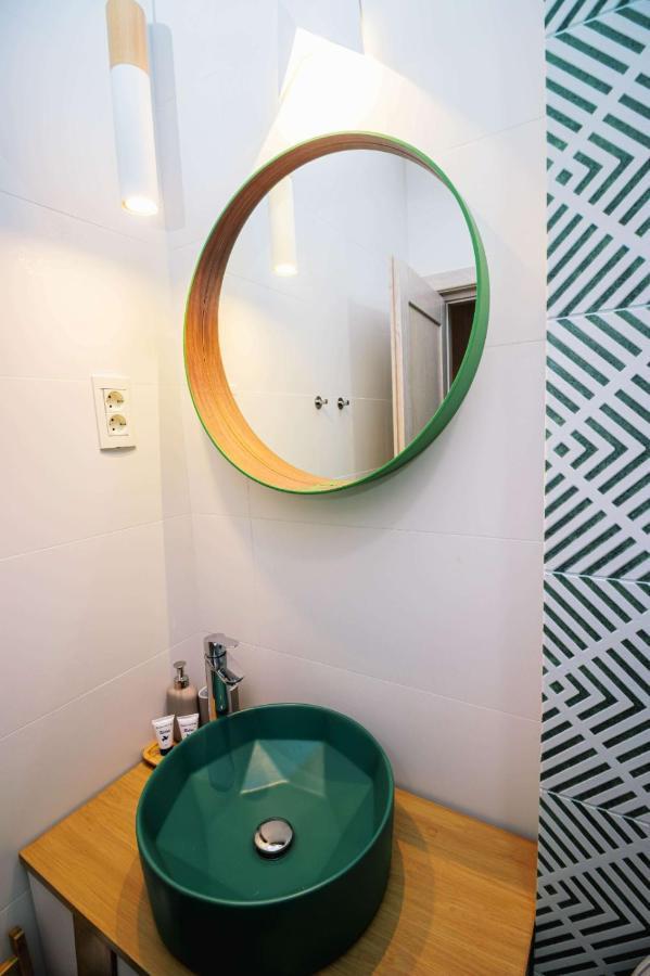 Conacul Olarilor Bed & Breakfast Baia de Fier Exterior photo
